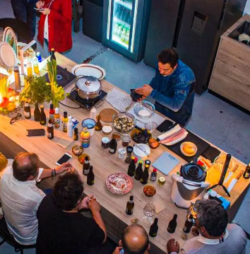 José Pascual haciendo una clase privada de cocina